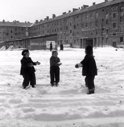 Ünnep - Január első napja Sztálinvárosban