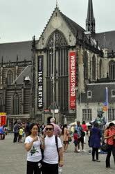 Idegenforgalom - Amszterdam - Turisták a Dam téren