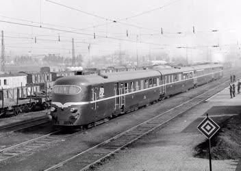 Közlekedés - Budapest-Bécs expresszvonat