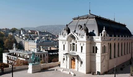 Városkép - Budapest - Királyi Lovarda épülete a Budai Várban