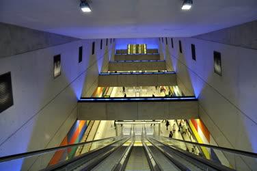 Közlekedés - Budapest - A Móricz Zsigmond körtéri metrómegálló
