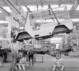Ipar - Autógyártás - Volvo terepjáró készül a Csepel Autógyárban
