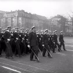 Belpolitika - Ünnep - Folyamőrök a díszszemle főpróbáján