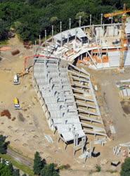 Sportlétesítmény - Debrecen - Épül a Nagyerdei Stadion 