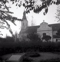 Városok - Kiskőrös - Katolikus templom és emléktábla