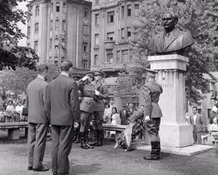 Évforduló - Georgi Dimitrov szobrának koszorúzása