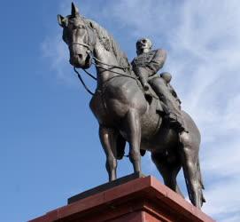 Köztéri szobor - Budapest - Görgey Artúr lovasszobra a Várban