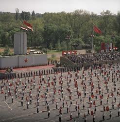 Városkép - Ünnep - Május elseje a fővárosban