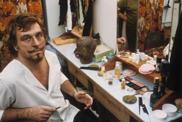 Kultúra - Huszti Péter Cyrano szerepében játszik a Madách Színházban