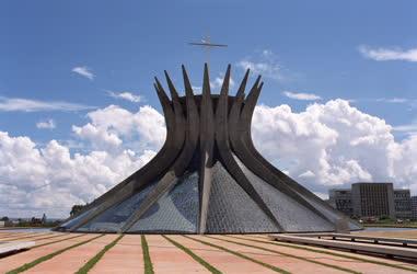 Brazília - Városkép - Katedrális a brazil fővárosban