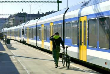 Közlekedés - Budapest - Kerékpárral és vonattal