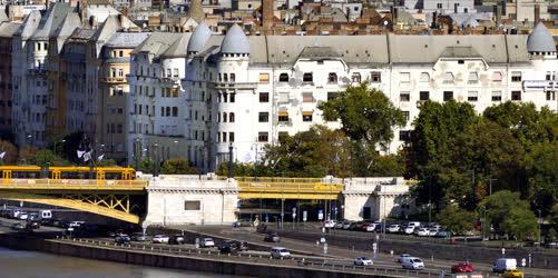 Városkép - Budapest - A Jászai Mari tér a Margit híddal