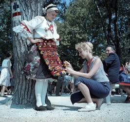 Folklór - Sokác nő a balatonfüredi nemzetiségi fesztiválon