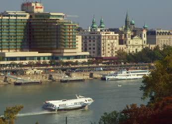 Budapest - Városkép - Vízi közlekedés