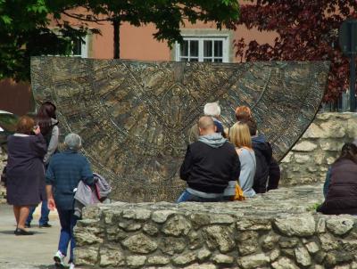 Köztéri szobor - Budapest - Szent István koronázási palást