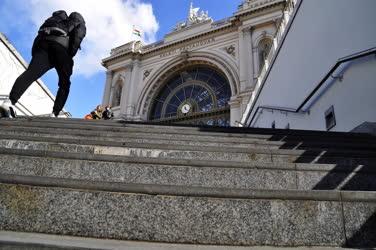 Városkép - Közlekedés - Budapest - Keleti pályaudvar