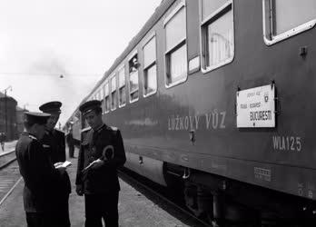 Vasúti közlekedés - Képek a szolnoki vasútállomás életéből