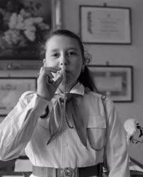Érdekesség - Léggömb üzenettel segítséget kérő olasz kislány Baján