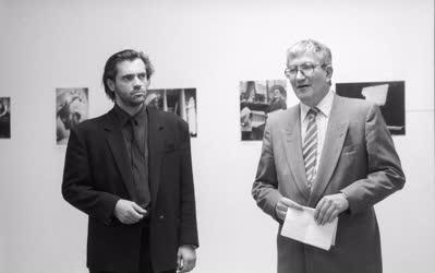 Kiállítás - Magyar Fotóriporterek Kamarájának kiállítása