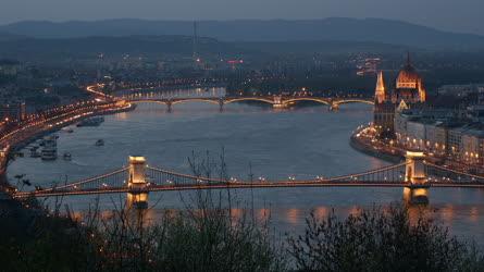 Táj, város - Budapest - Dunai panoráma