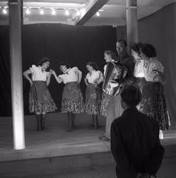 Kultúra - Munkásnők tánccsoportja