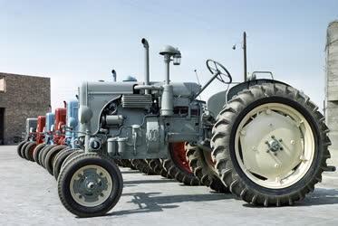 Ipar - Járműgyártás - Mezőgazdasági munkagép