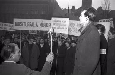 Belpolitika - Mindszenty-ellenes tüntetés