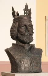 Kultúra - Nagy Lajos király szobra Márianosztrán