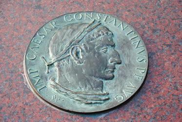 Műalkotás - Szombathely - I. Constantinus arcképe