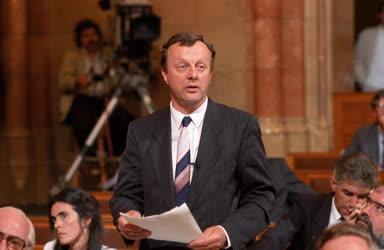 Belpolitika - Fodor István a Parlamentben