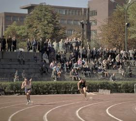 Sport - Verseny a Budapesti Egyetemi Atlétikai Club sportpályán