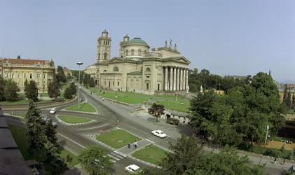 Városkép - Az egri bazilika távlati képe