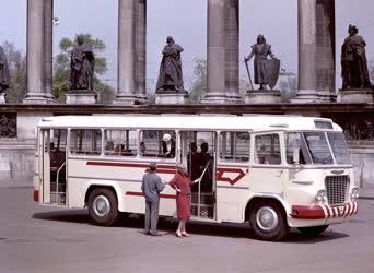 Közlekedés - Új IKARUS autóbuszok exportra