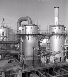 Ipar - A Tiszamenti Vegyiművek kénsavgyárának üzempróbája
