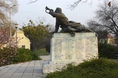 Emlékmű - Tata - I. világháborús emlékmű 