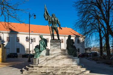 Városkép - Kalocsa - Hősi emlékmű