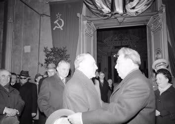 Külkapcsolat - Elutazott a szovjet párt- és kormányküldöttség