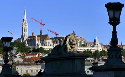 Városkép - Budapest - Toronydaruk a Várban