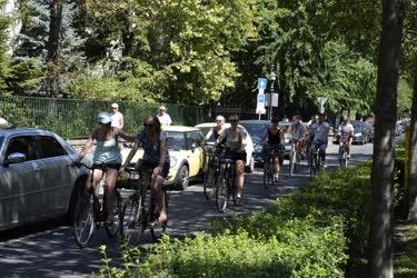 Turizmus - Budapest - Kerékpáros turisták