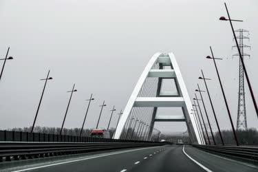 Közlekedés - Pentele híd