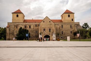 Városkép - Várpalota - Thury-vár