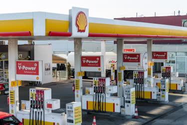 Energia - Közlekedés - Shell üzemanyagtöltő állomás Székesfehérvárnál