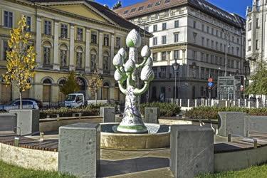 Városkép - Budapest - Élet fája elnevezésű díszkút