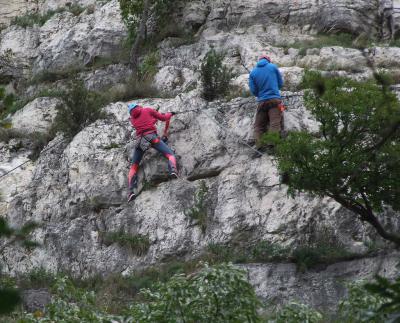 Sport - Tatabánya - Sziklamászók a Kő-hegy oldalában 