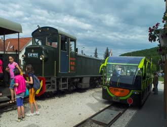 Közlekedés - Kismaros - Napelemes erdei vasút