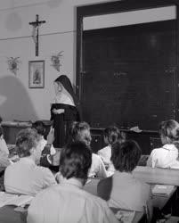 Oktatás - Egyház - Patrona Hungariae Gimnázium