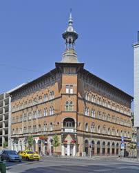 Épület - Budapest - Saroktornyos lakóház a Rákózi úton