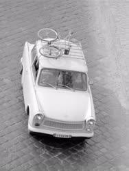 Életkép - Közlekedés - Trabant biciklivel 