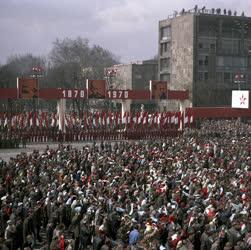 Belpolitika - Ünnep - Felvonulás a felszabadulás 25. évfordulóján