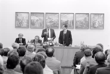 Külkapcsolat - Willy Brandt előadása
